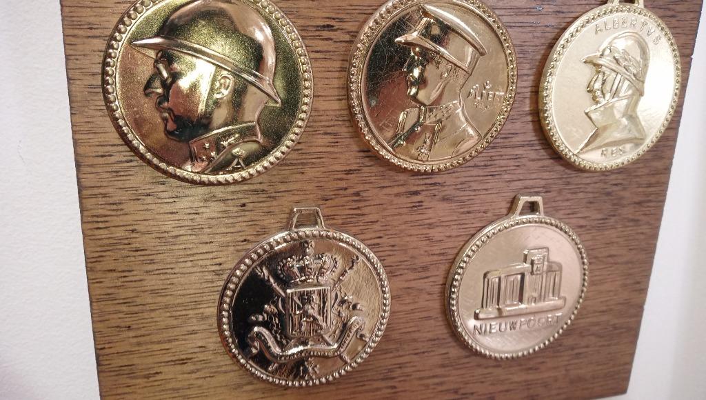 verzameling koningshuizen - royalty, Verzamelen, Ophalen, Zo goed als nieuw