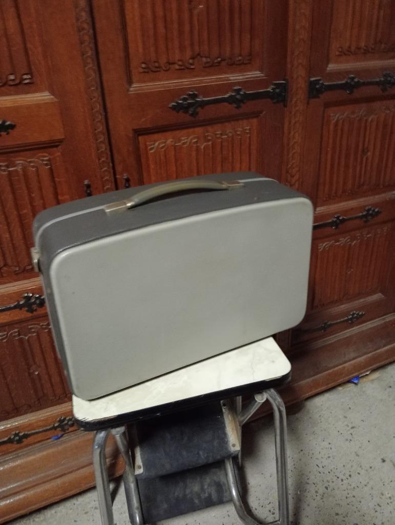 PROJECTEUR DE DIAPOSITIVES LEITZ (LEICA ) PRADOVIT COLOR 250, Enlèvement ou Envoi