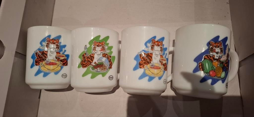 Set van 4 vintage Esso mokken met tijger – jaren ’80-90, Enlèvement ou Envoi