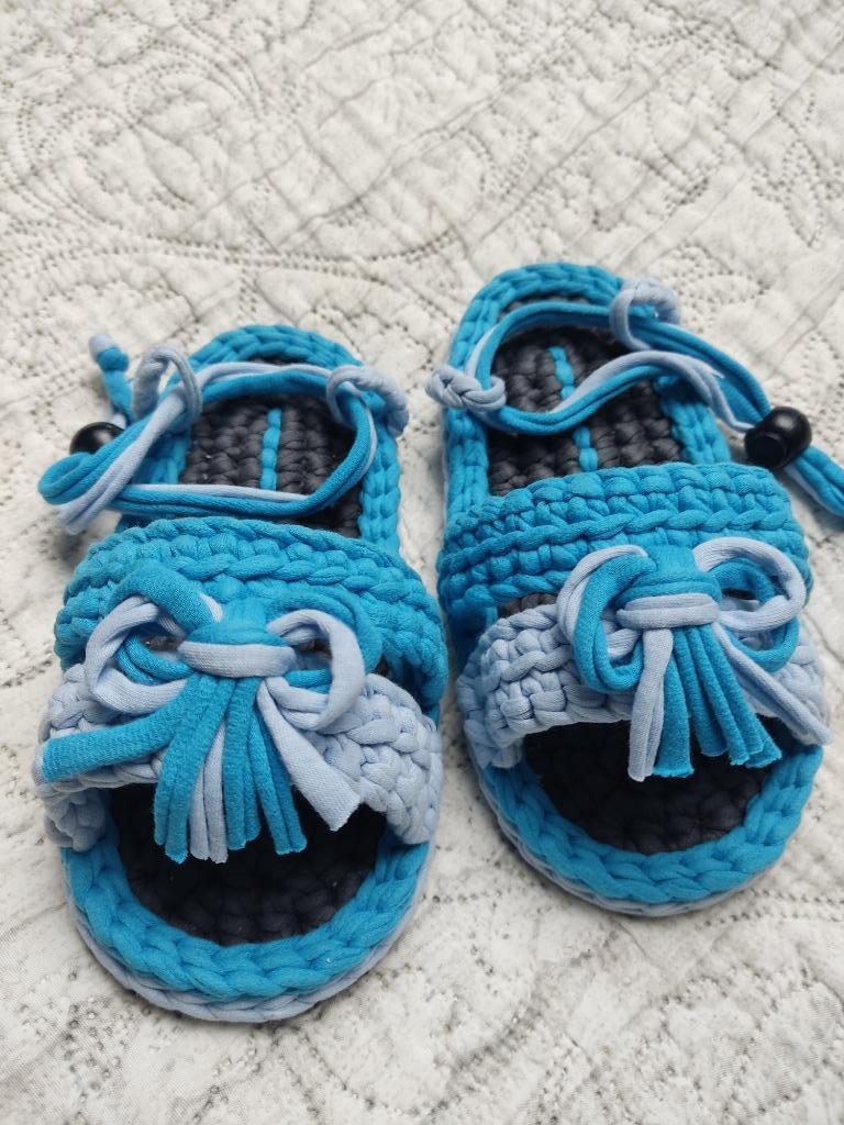 Chaussons faits à la main., Neuf, Enlèvement ou Envoi, Chaussures, Fille