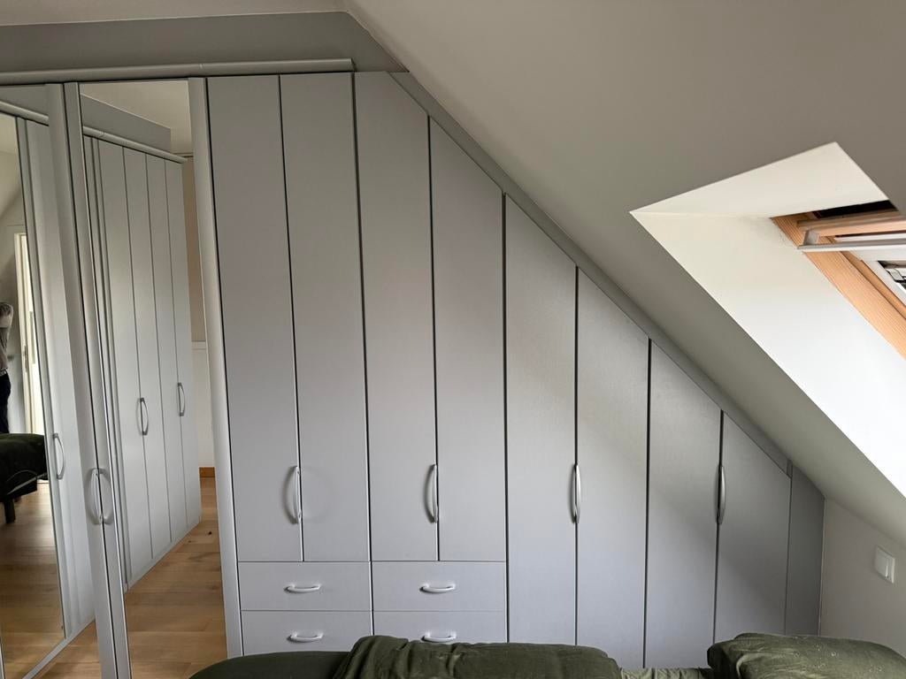 Volledige dressing in goede staat- grijs met spiegels., Gebruikt, 200 cm of meer, Grenenhout, 200 cm of meer