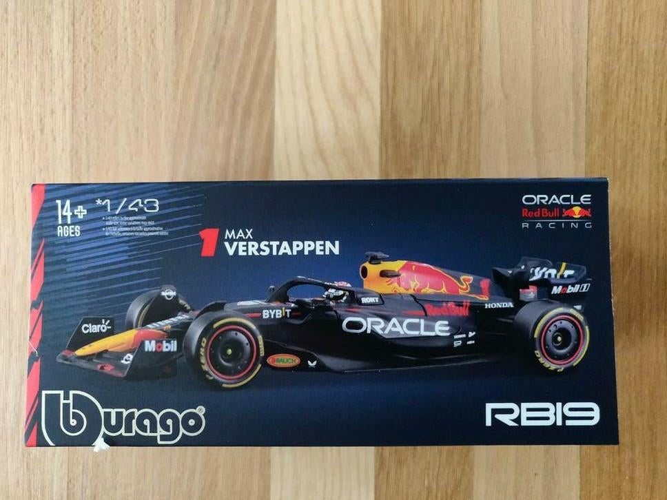 Burago 1/43 Redbull F1 Verstappen RB19 in case, Ophalen of Verzenden, Nieuw