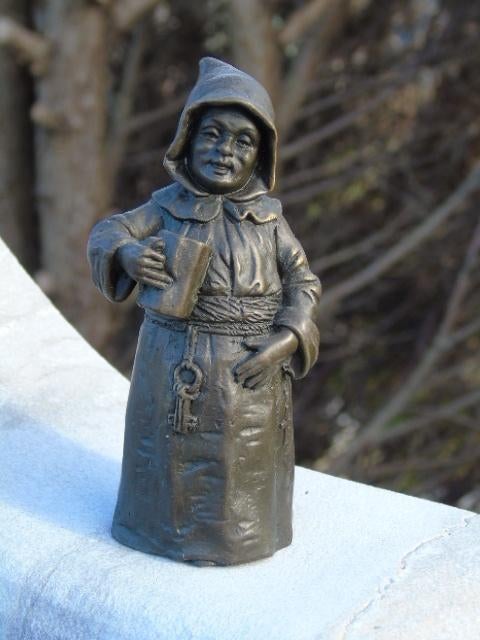 Tafelbel van een bronzen monnik, gesigneerd, Caesaro, Antiek en Kunst, Antiek | Brons en Koper, Brons, Ophalen of Verzenden