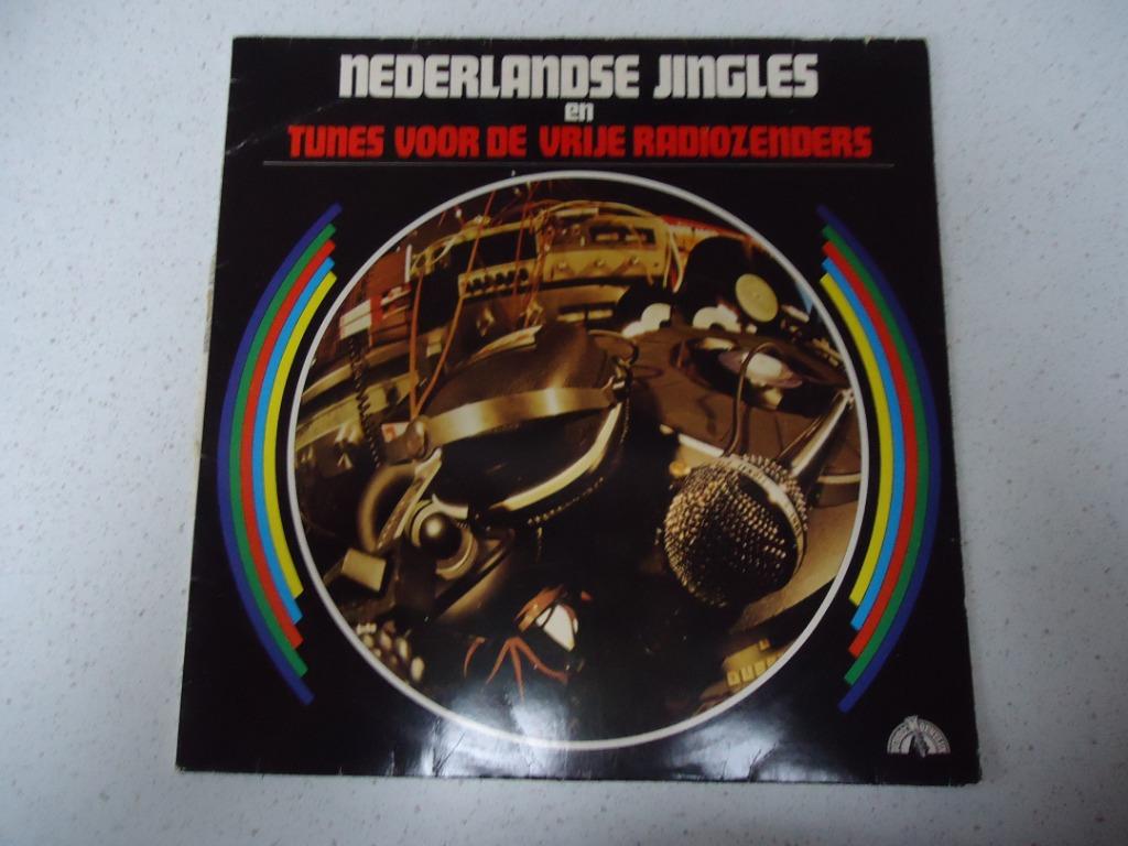 LP "Nederlandse Jingles" Tunes voor de Vrije Radiozenders., Enlèvement ou Envoi, Utilisé, 12 pouces, Autres genres