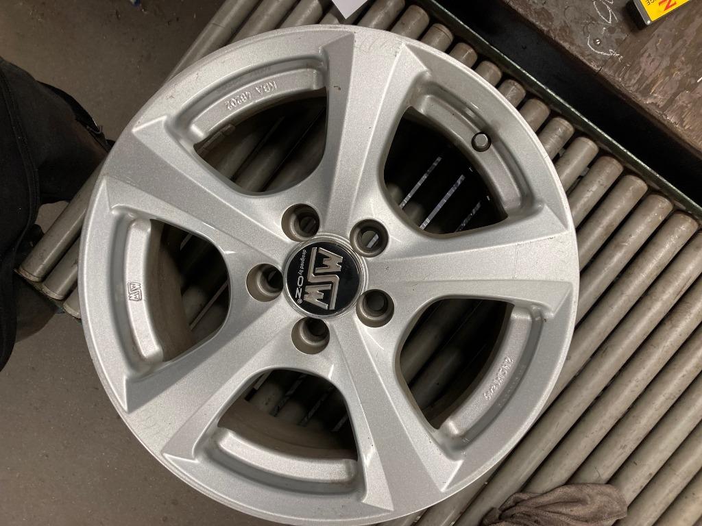 2 jantes en aluminium argenté (15'), Enlèvement
