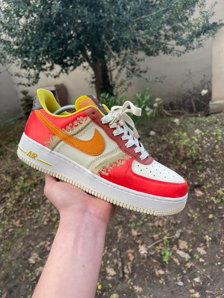 Nike Air Force 1 « Little Accra », Enlèvement, Porté, Baskets