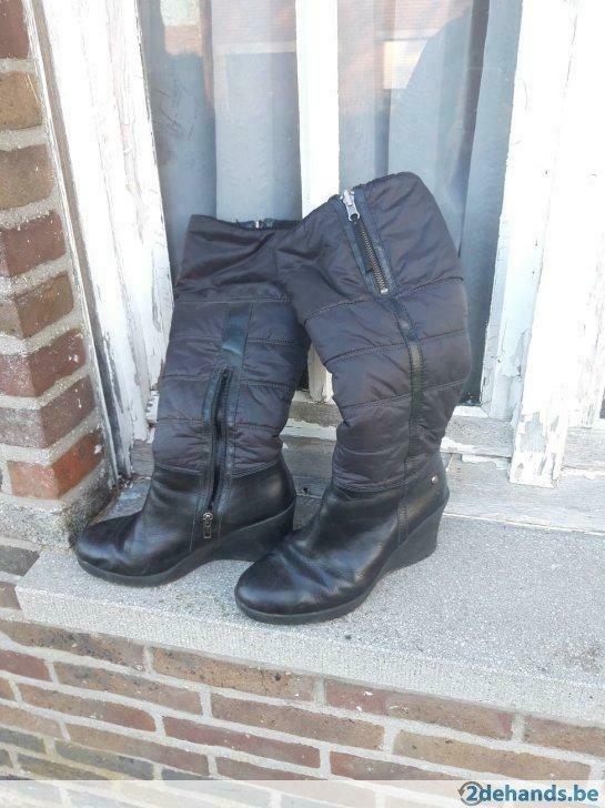 Gevoerde laarzen Uggs, Ophalen of Verzenden, Gedragen, Zwart, Hoge laarzen