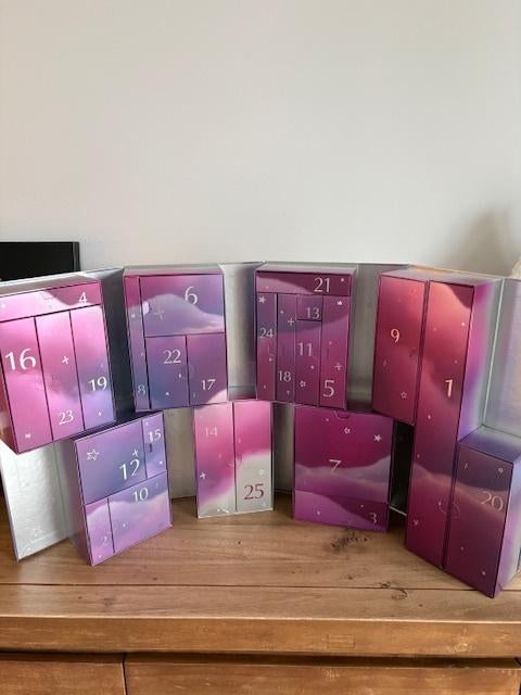 Adventskalender De Bijenkorf, Ophalen of Verzenden, Zo goed als nieuw