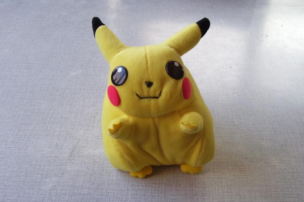 pluche en 2 popjes van Pokémon, Verzamelen, Ophalen of Verzenden, Zo goed als nieuw