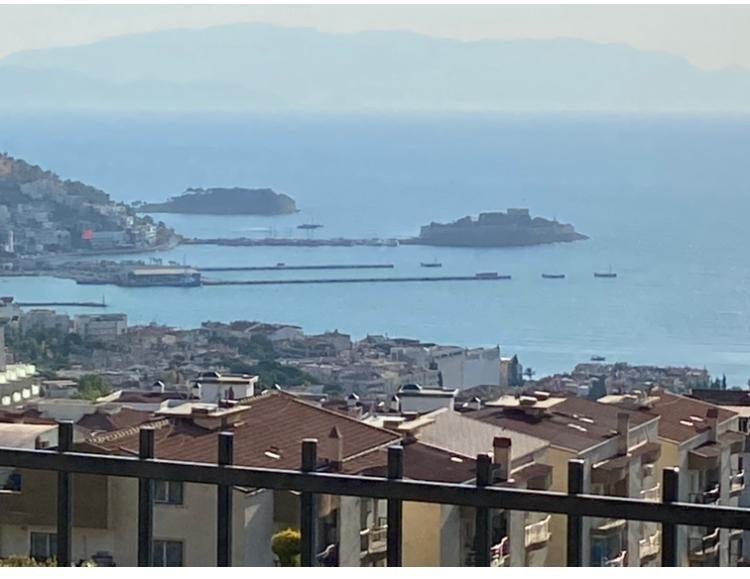 Magnifique appartement de 3+1.chambres à vendre à Kuşadası., 3 kamers, Stad, Appartement, 140 m²