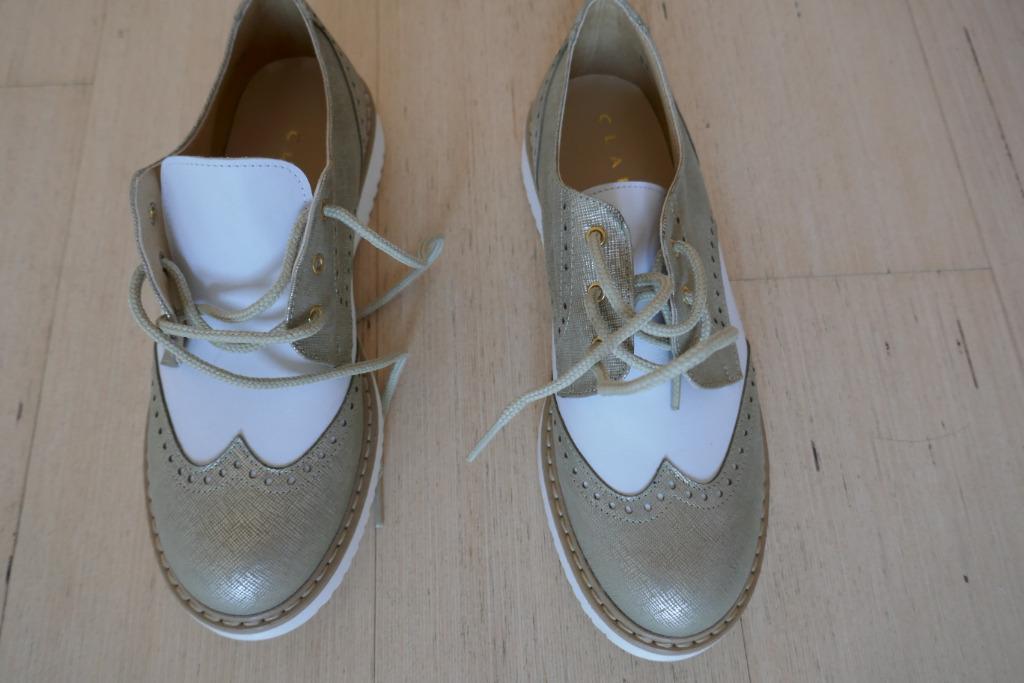 Clarys wit/goud veterschoen maat 38 nieuw, Wit, Overige typen, Ophalen of Verzenden, Clarys