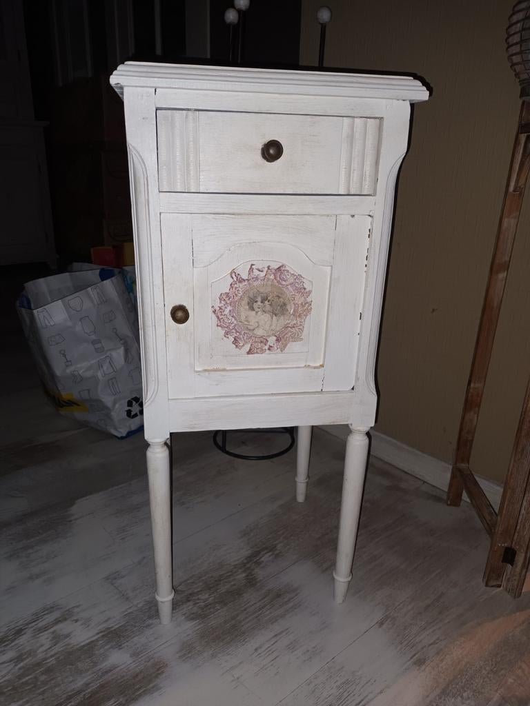 Armoire/armoire d'appoint/table de chevet, Enlèvement ou Envoi, Comme neuf