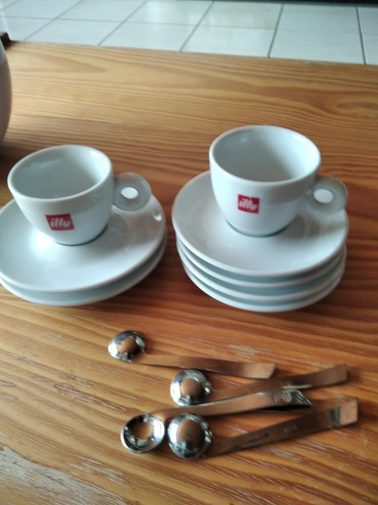 6 tasjes en ondertasjes Illy, Huis en Inrichting, Ophalen of Verzenden, Zo goed als nieuw