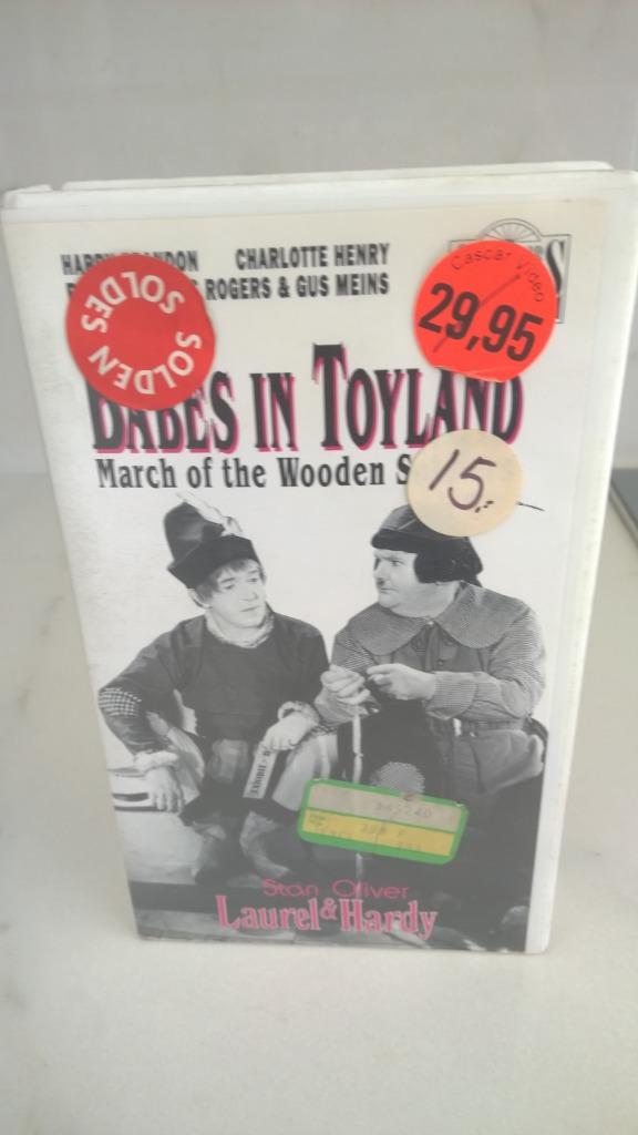 VHS : Babes in Toyland - Laurel & Hardy ( Dikke & dunne), Alle leeftijden, Ophalen of Verzenden, Zo goed als nieuw, Komedie