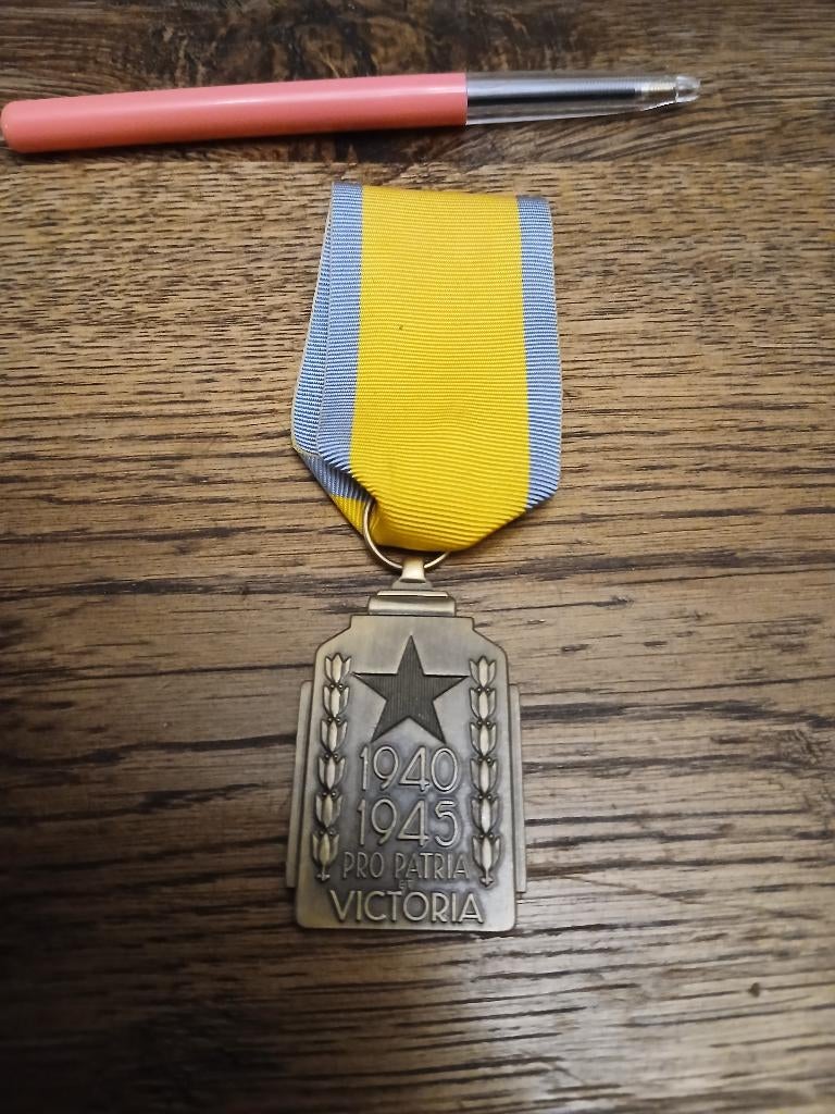 Belgisch-Congo-medaille voor koloniale inspanningen 40 45, Verzamelen, Ophalen of Verzenden, Landmacht, Lintje, Medaille of Wings