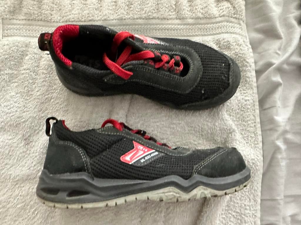 Chaussures de sécurité MTS Mustang noires, Enlèvement ou Envoi, Chaussures de travail, Porté, MTS