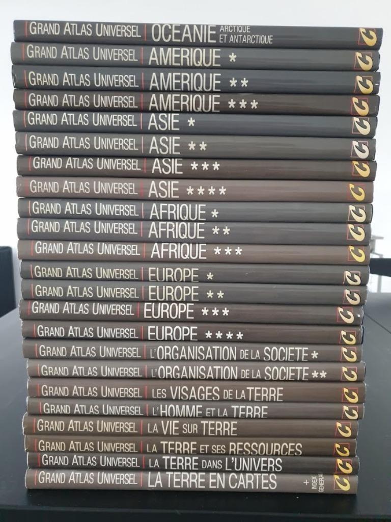 Grand Atlas Universel en 23 volumes Editions C.Colomb, Livres, Enlèvement