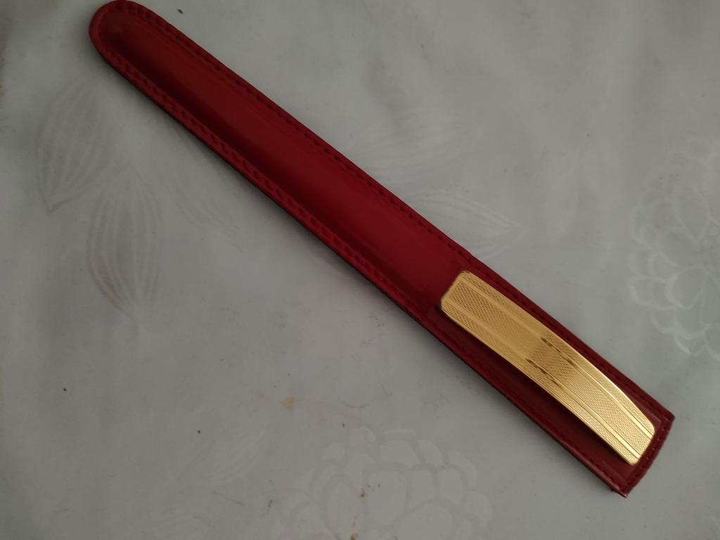Briefopener in rode lederen etui, Enlèvement, Neuf