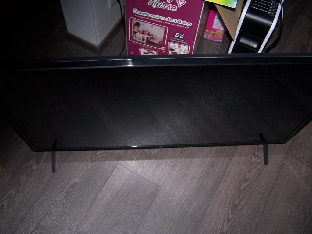 TV LG U43. Carte-mère HS., LED, 120 Hz, Comme neuf, Enlèvement