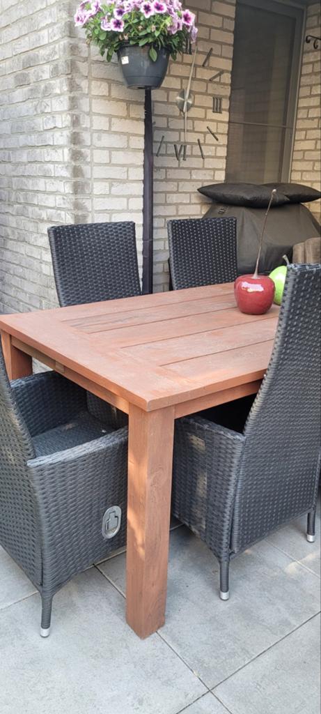 Table de jardin en bois, Enlèvement