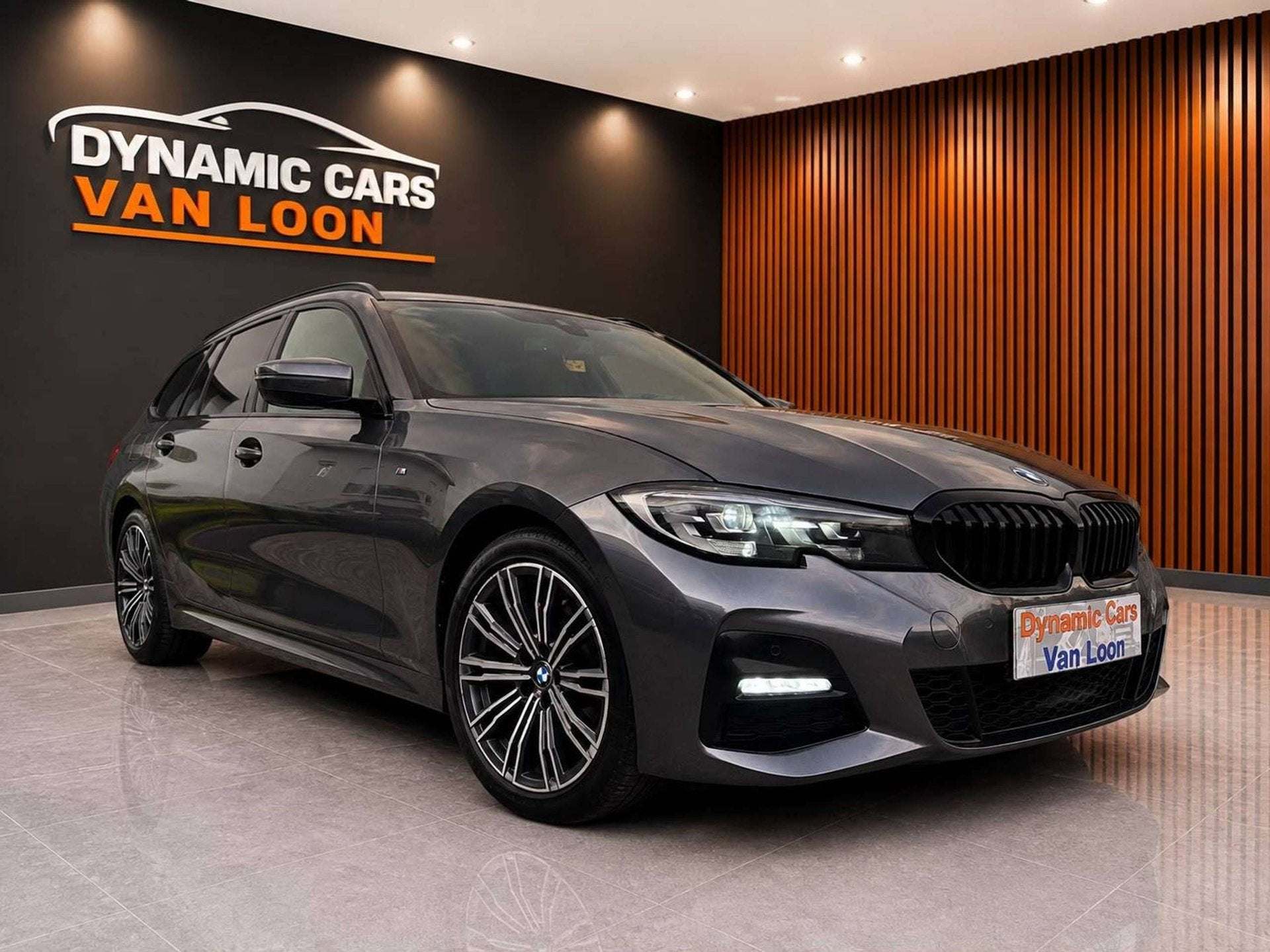 BMW 320 M-Paket 190Pk Sadowline Touring Automaat Sport Leder, Auto's, Dealer onderhouden, Euro 6, 4 cilinders, 115 g/km