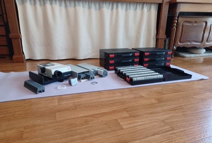 Leica P150 – Projecteur diapositives + Hektor-P2 + télécomma, TV, Hi-fi & Vidéo, Projecteurs dias, Enlèvement