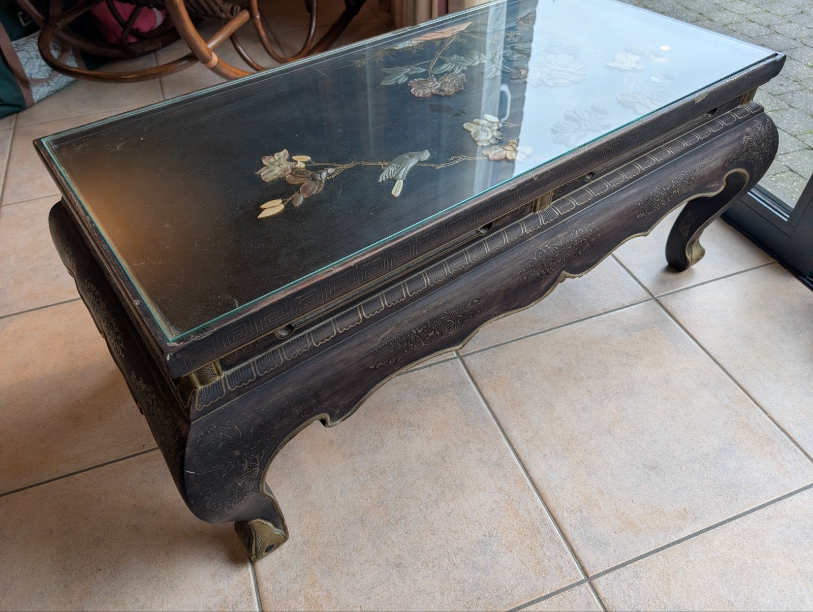 antieke chinese salontafel ingelegd/gelakt, Ophalen