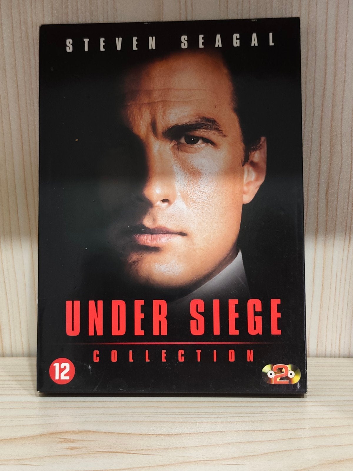 Under Siege collection, Action, Enlèvement ou Envoi, Anglais, À partir de 12 ans