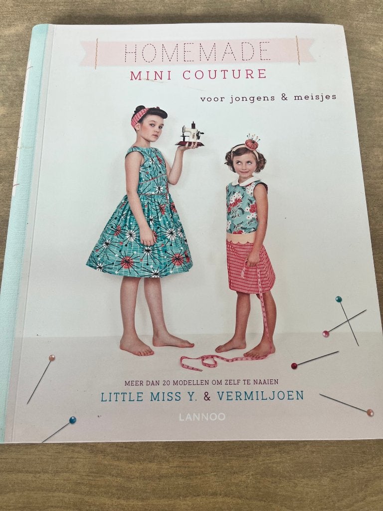 Boek Homemade mini couture - voor jongens en meisjes, Ophalen of Verzenden, Zo goed als nieuw, Studie en Technieken
