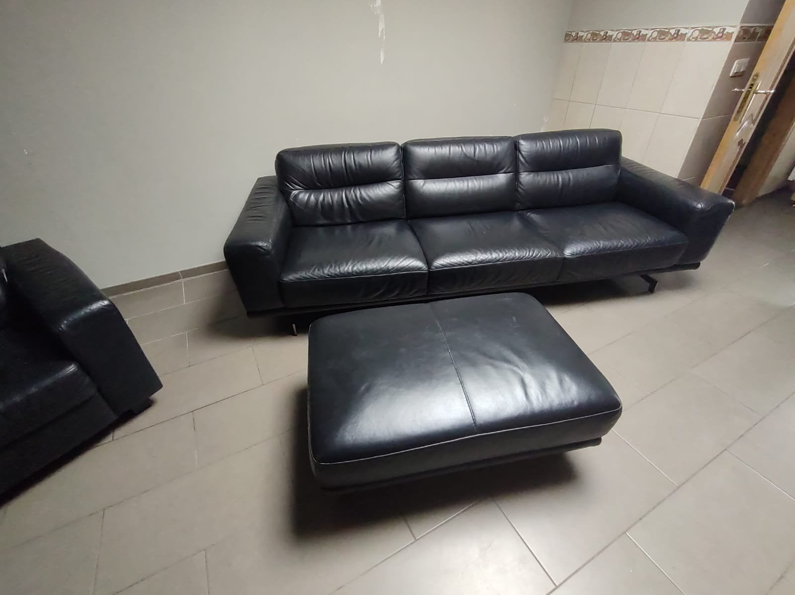 2 * 3zit + poef te koop, Huis en Inrichting, Zetels | Complete zithoeken, Ophalen, Zo goed als nieuw, Leer