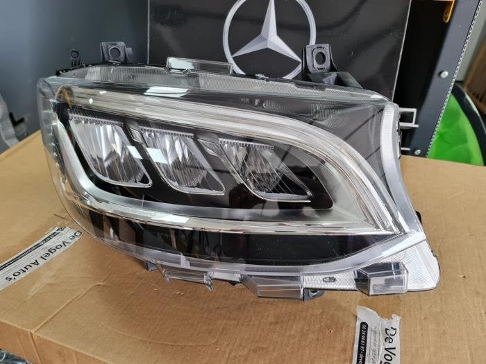 Phare droit d'un Mercedes Sprinter, Neuf, 3 mois de garantie, -, -