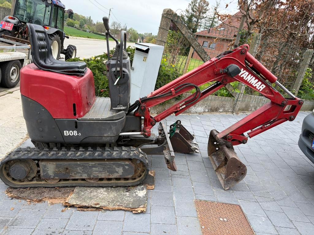 Te huur / huren minigraver Yanmar 1 ton slechts 70cm breed