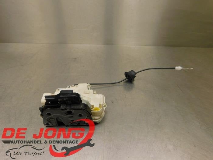 Deurslot Mechaniek 4Deurs links-voor van een Audi A4, Gebruikt, -, -, -