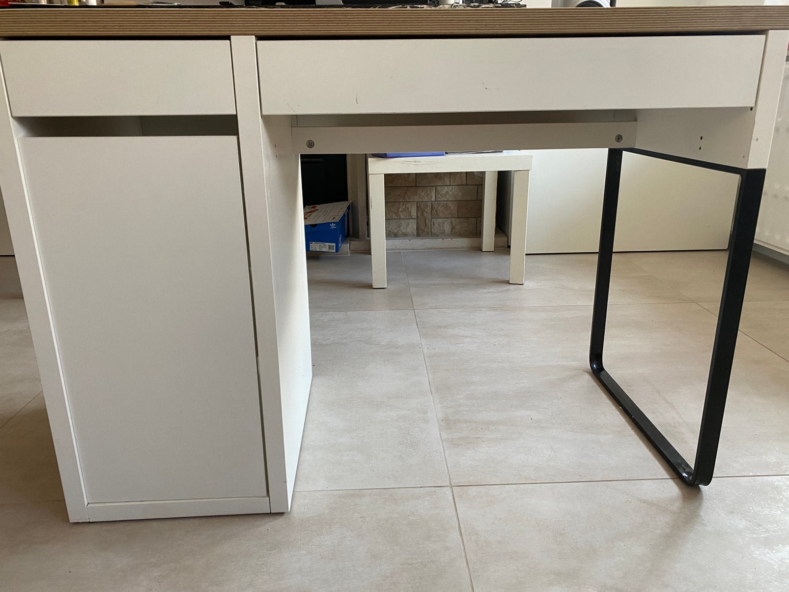 Bureau avec tiroir et rangement étagère, Enlèvement, Comme neuf