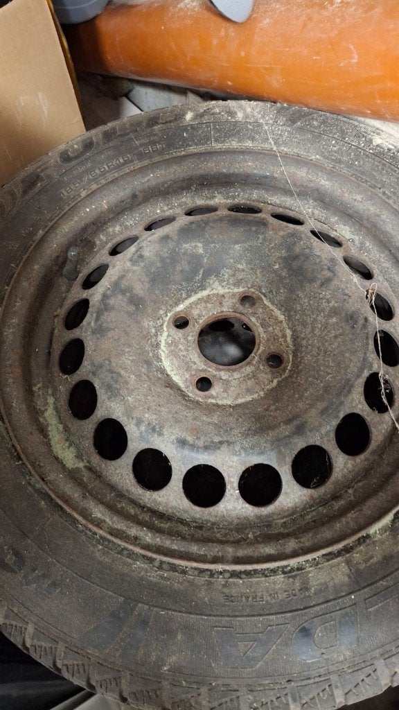 pneus 185/65 r15 + Jantes tôlées, Autos : Pièces & Accessoires, 15 pouces, Véhicule de tourisme, Pneus été, 185 mm