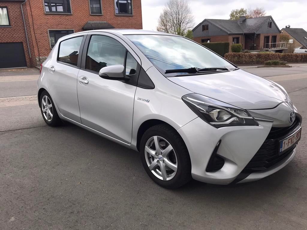 Toyota Yaris 1.5i. Hybrid. Euro 6C, Autos, Argent ou Gris, Achat, Adapté aux personnes handicapées, Automatique
