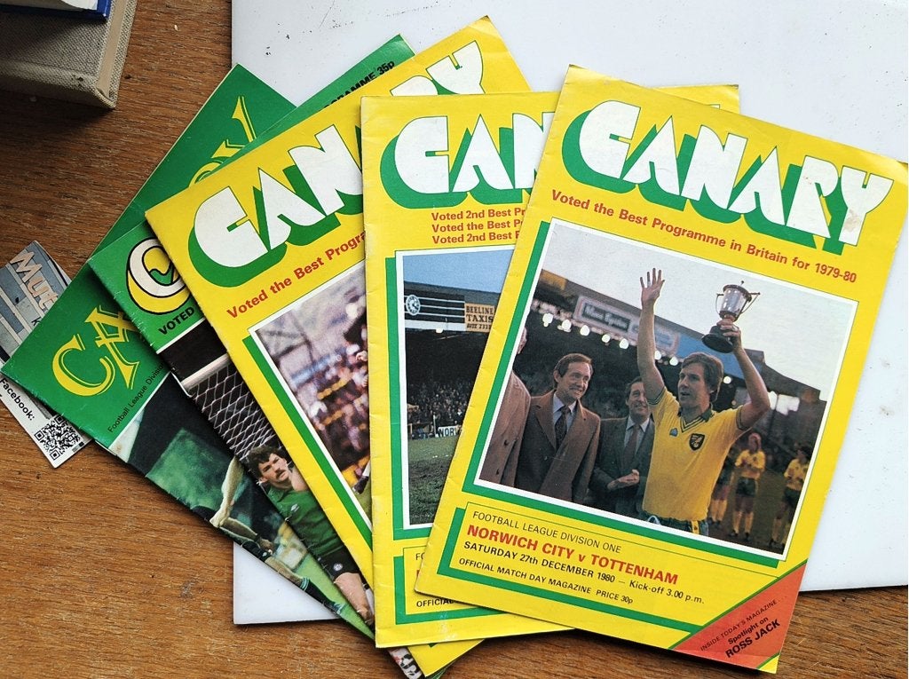 5 Collectible Norwich City Football Match Programmes 1980-19, Boeken