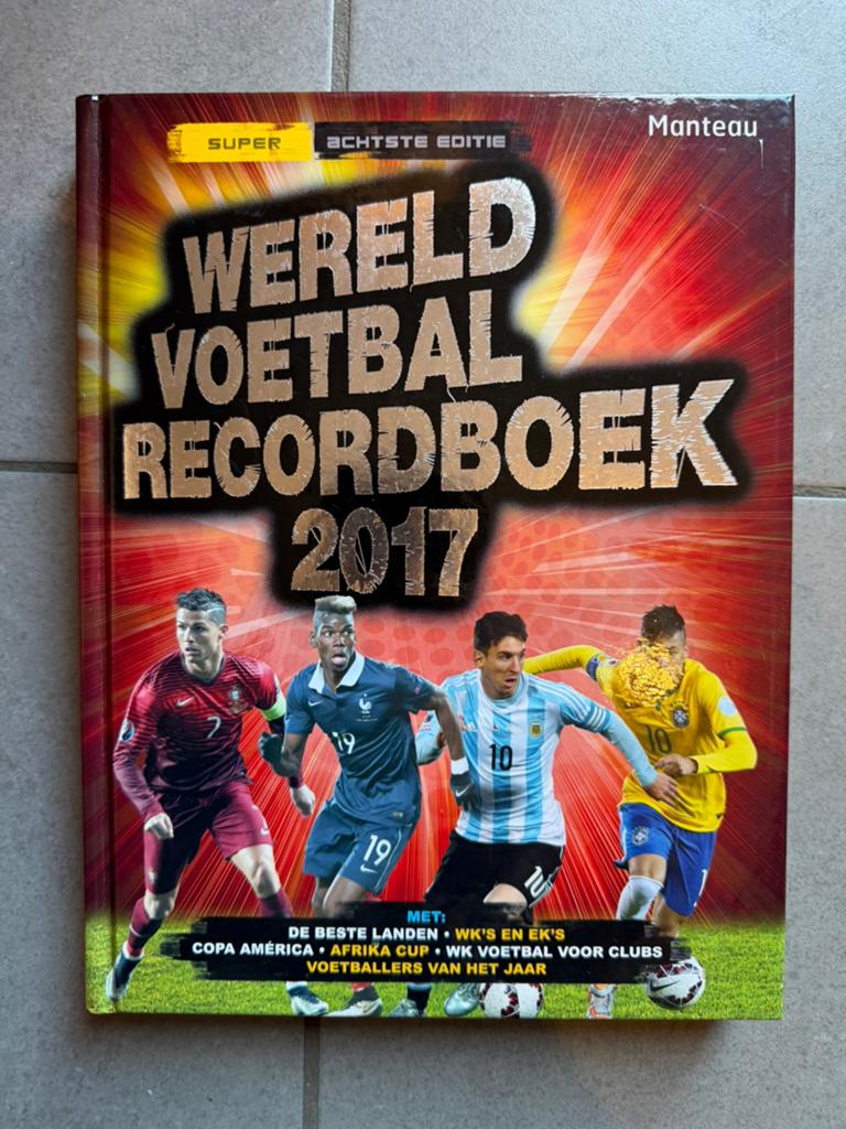 Voetbalboeken, Boeken, Ophalen of Verzenden, Zo goed als nieuw