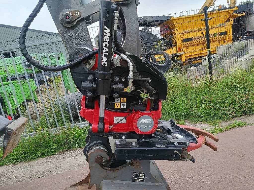 ROTOTILT r3 r8 MR50 mecalac 9mwr +6 buckets + joysticks R4, Articles professionnels, Machines & Construction | Pièces