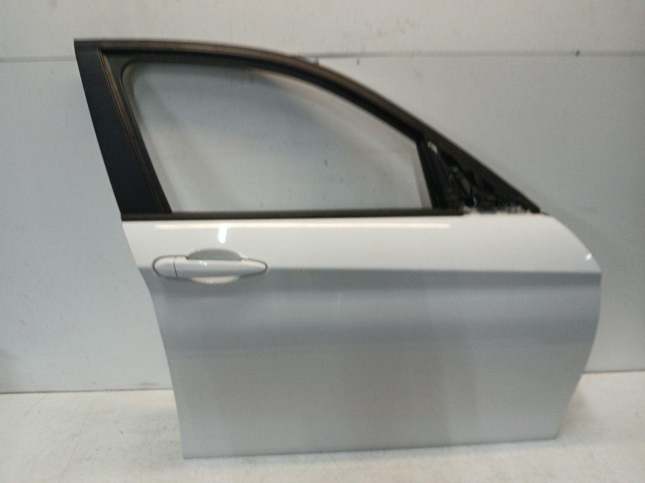 Portier rechts voor BMW 1 serie, Onderdelen@venauto.nl, Van der Ven Autorecycling B.V., Gebruikt, Ettenseweg 76, 4706 PB Roosendaal, The Netherlands