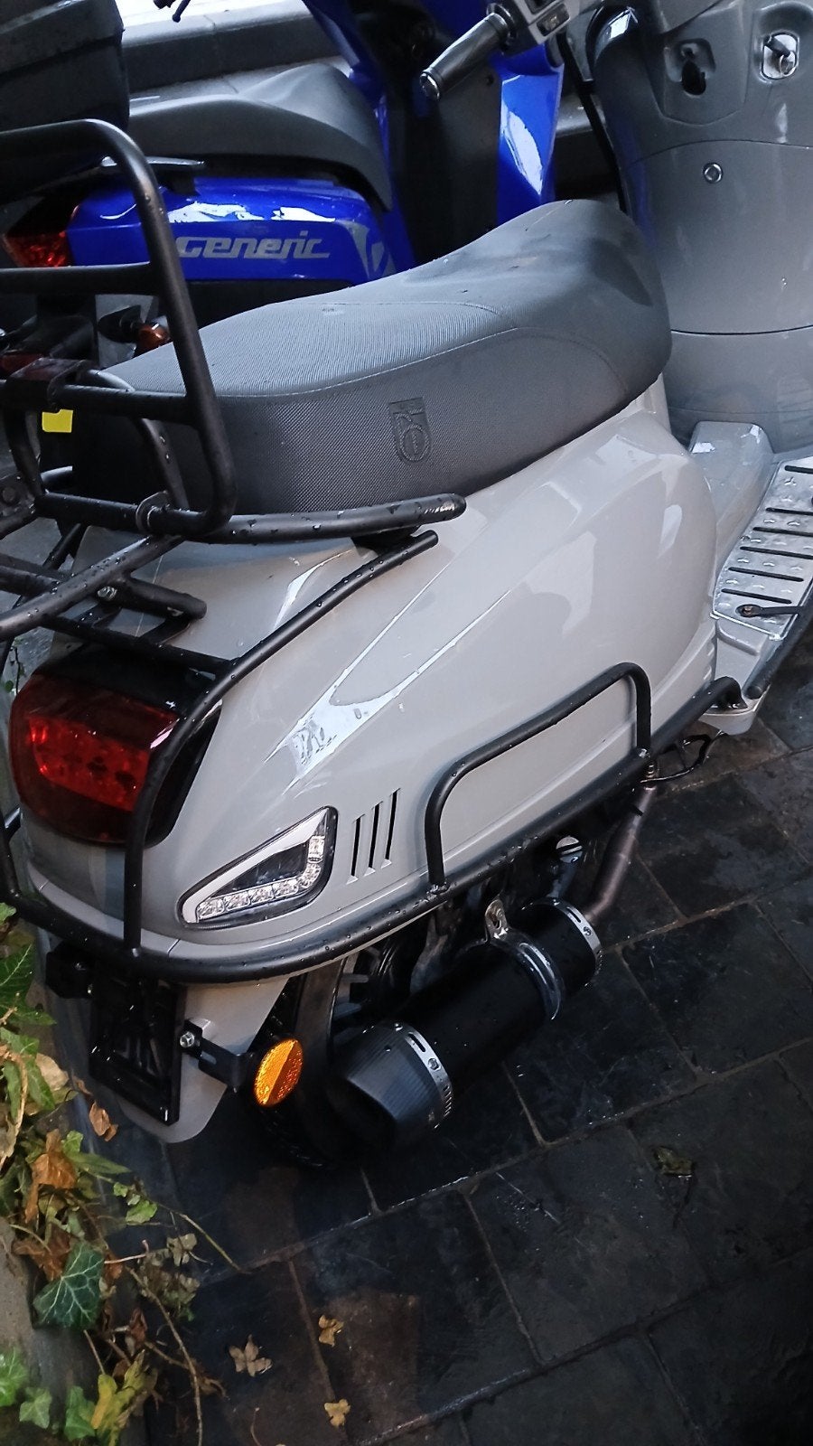 2 x scooter a klasse  met papieren, Enlèvement ou Envoi