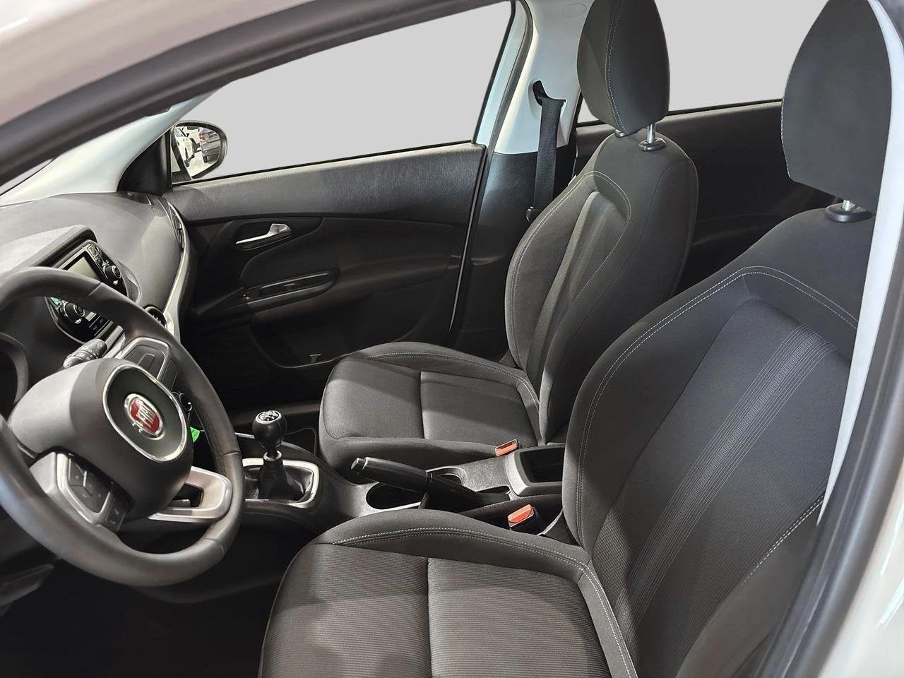 Fiat Tipo 1.4 95 pk Easy ! ACTIEPRIJS !, Auto's, Voorwielaandrijving, Stof, Gebruikt, Euro 6