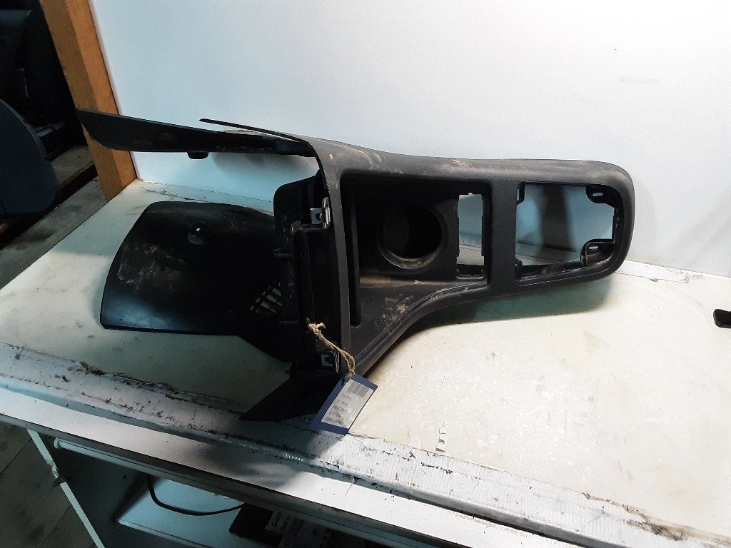 MIDDENCONSOLE Hyundai i20 (GBB) (01-2014/08-2020), Hyundai Motor Deutschland GmbH, Gebruikt, Kaiserleipromenade 5
63067  Offenbach am Main, DE