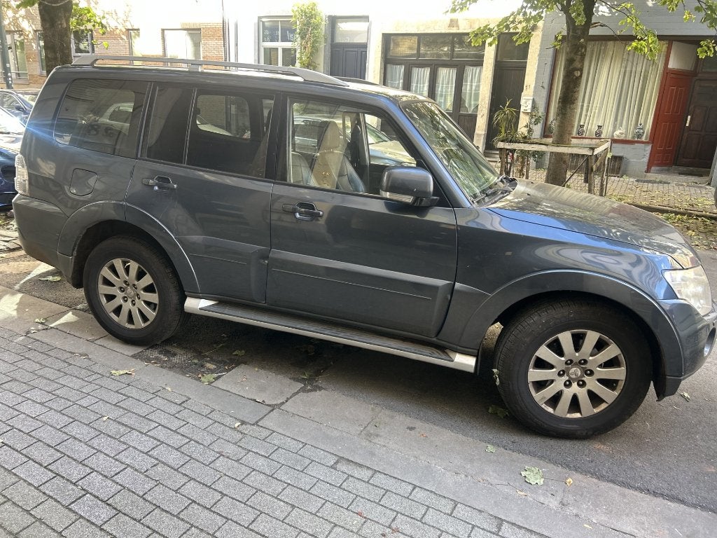 Mitsubishi Pajero, Autos, Cuir, Achat, https://public.car-pass.be/vhr/3530bd63-e009-48ab-819e-e701600bc01e, Entreprise