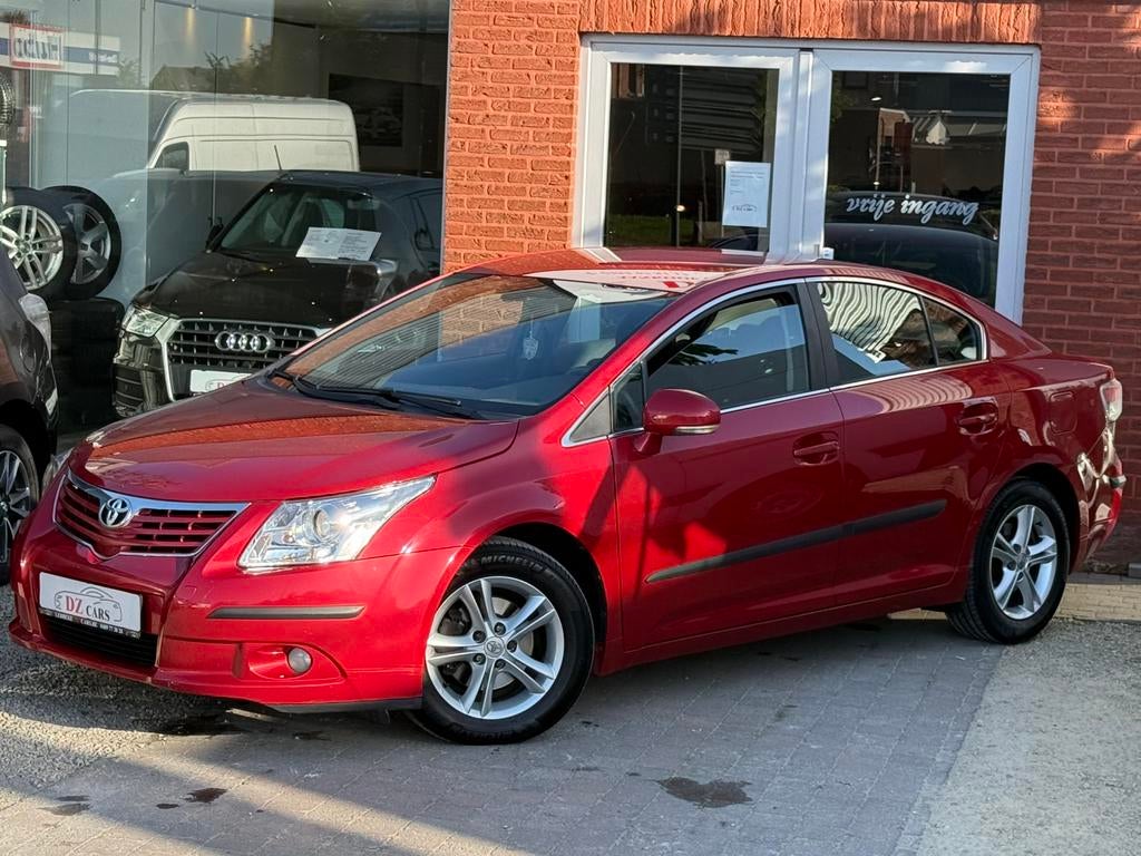 TOYOTA AVENSIS 2.0D 124CV |NAVI | CAMÉRA | BLUETOOTH | USB, Rouge, Euro 5, Avensis, 93 kW