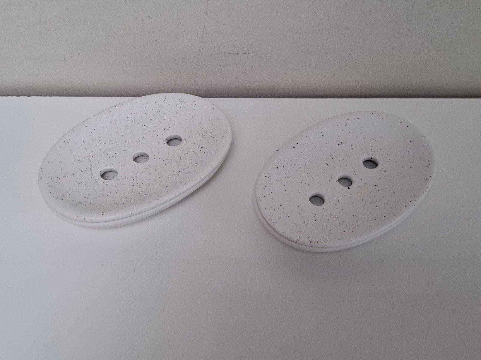 Zeepbakjes Dille & KamilleZeepbakjes Dille & Kamille, Zo goed als nieuw, Wit, Overige merken, Zeepdispenser/zeepbakje