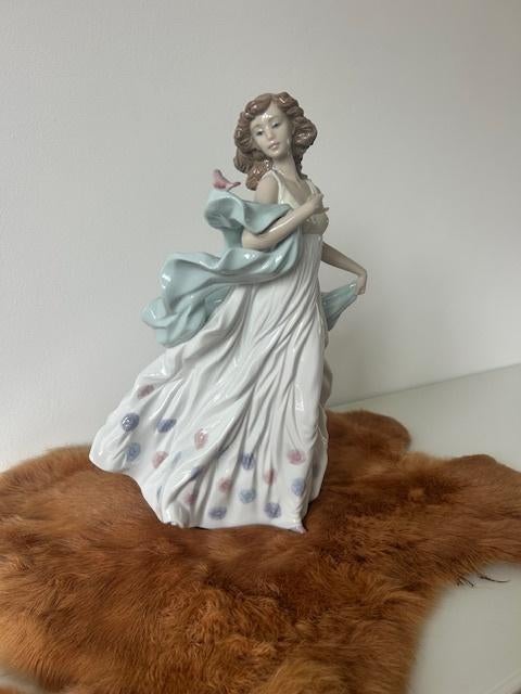 Lladro Dame met vogel, Antiek en Kunst, Ophalen