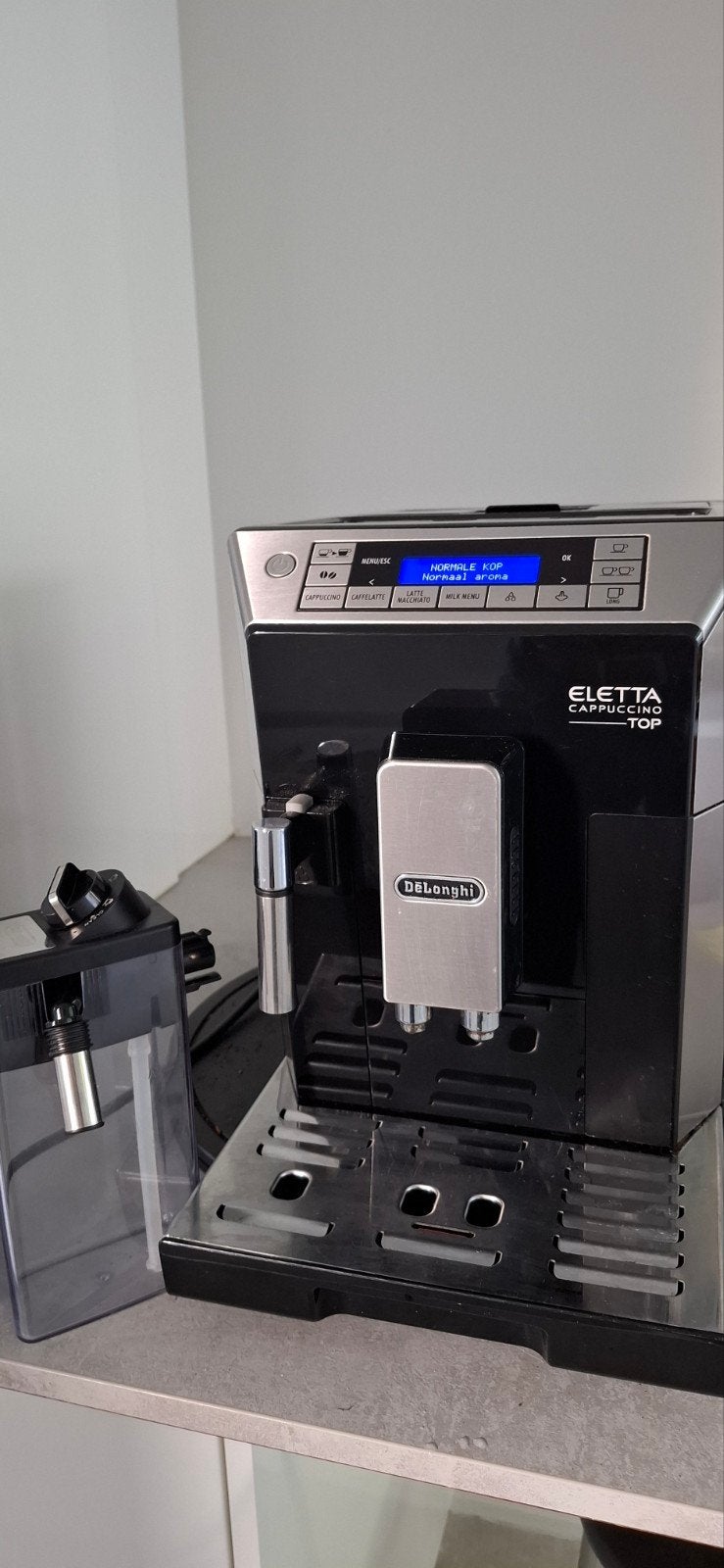 DELONGHI ELETTA CAPPUCCINO
GARANTIE, 10 kopjes of meer, Koffiemachine, Ophalen of Verzenden, Afneembaar waterreservoir