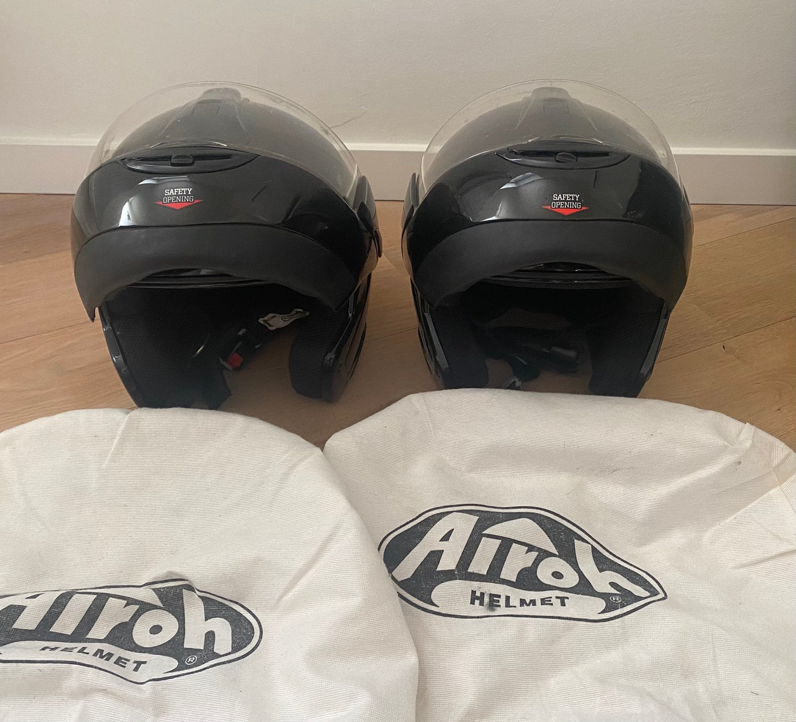 Motorhelmen Airoh, Fietsen en Brommers, Brommerhelmen, Ophalen, Gebruikt