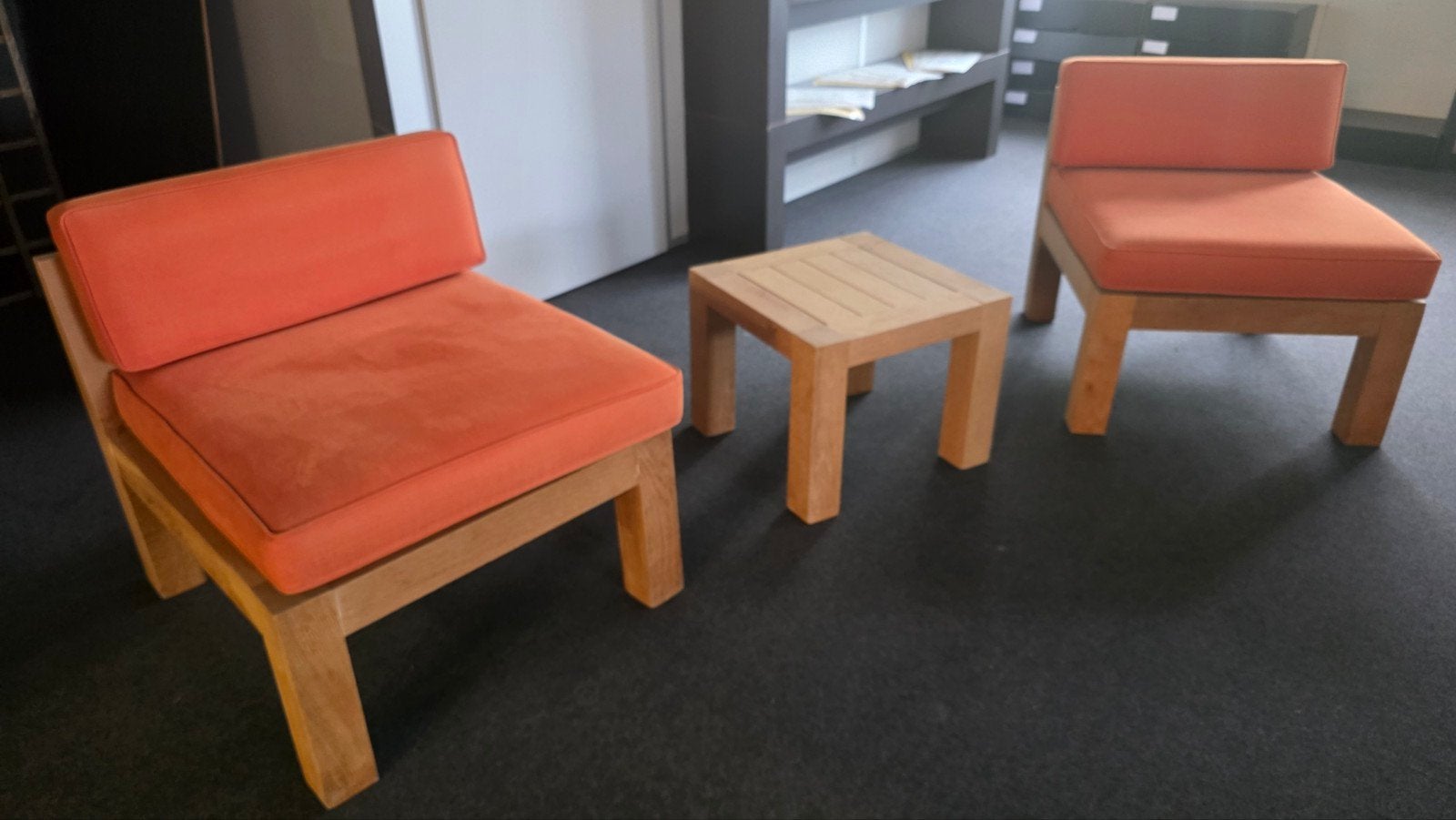 2 vol eiken zeteltjes in zeer goede staat, Enlèvement, Comme neuf, Bois